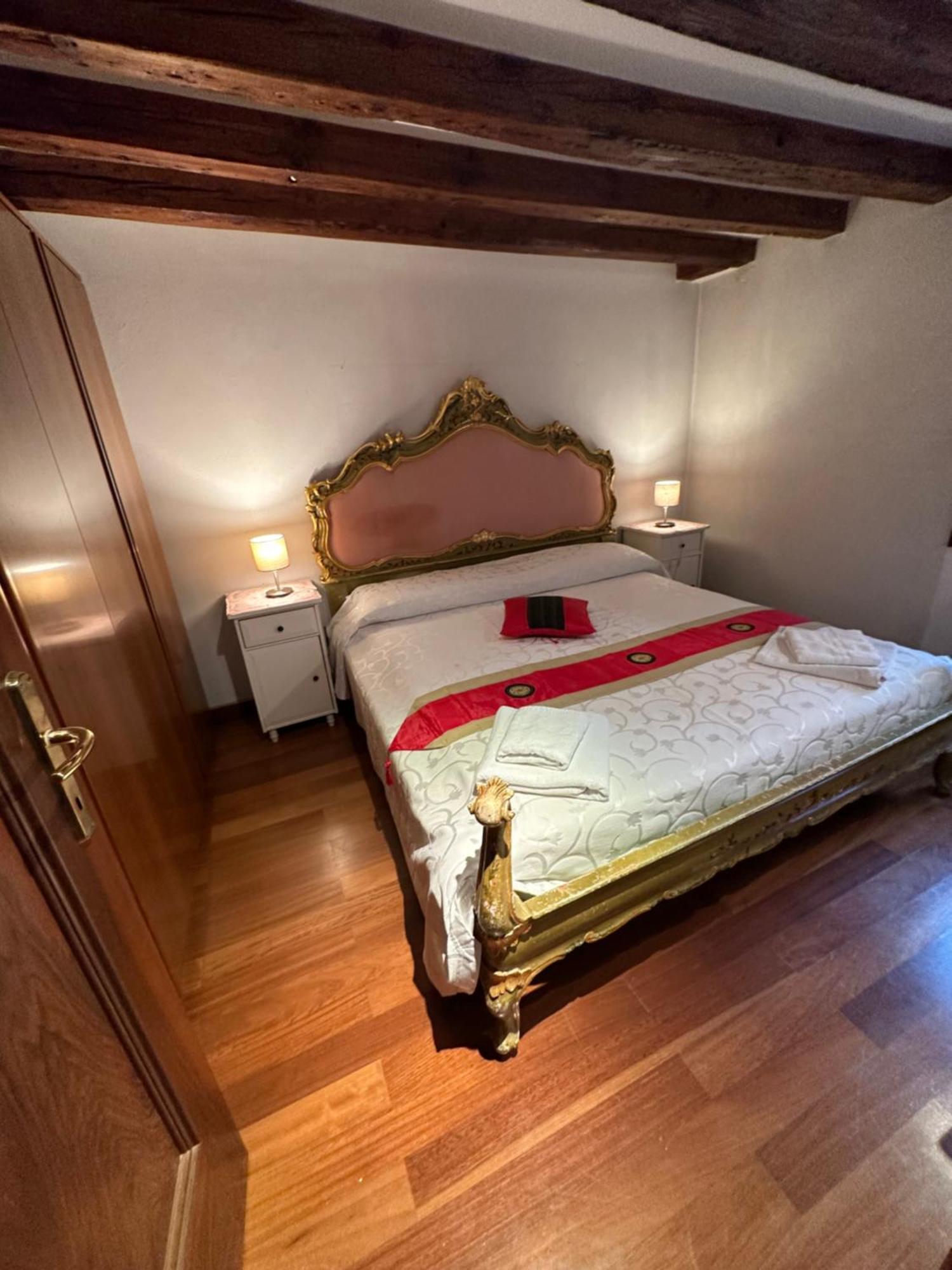 1 Ca'Del Traghetto Family Apartment Βενετία Εξωτερικό φωτογραφία